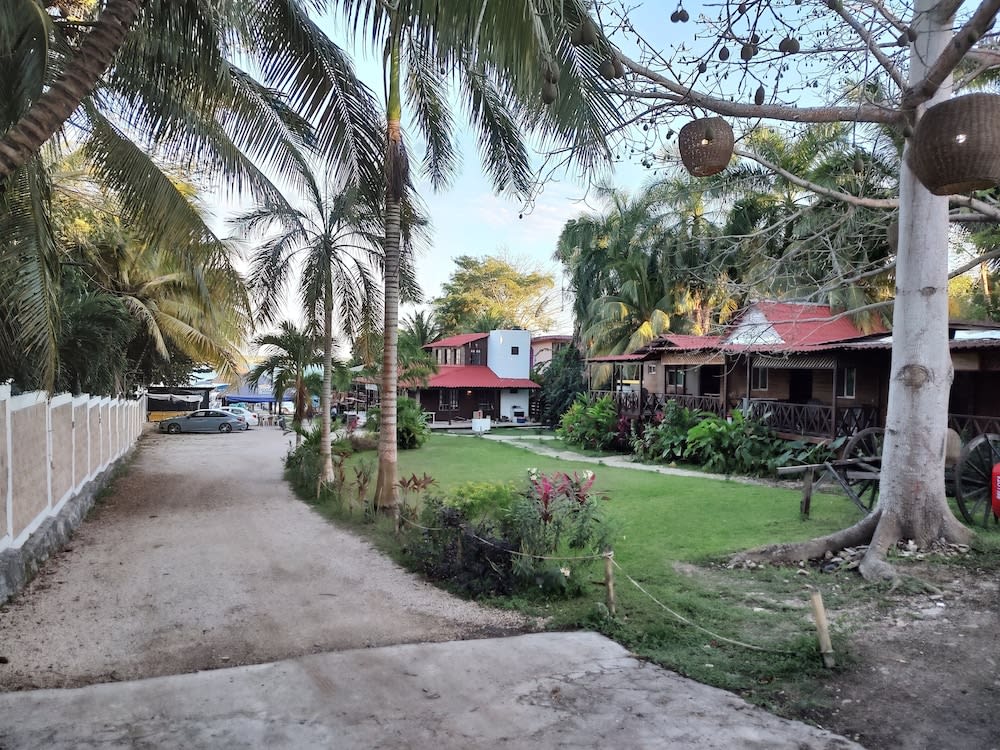 Papitos Bacalar Hotel and Marina