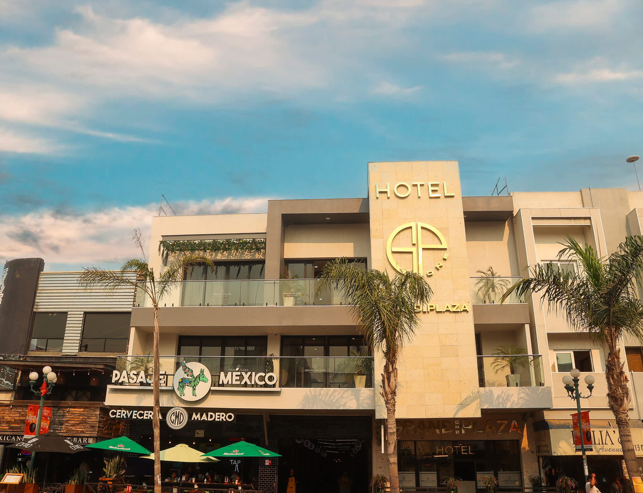 Hotel Grand One Plaza