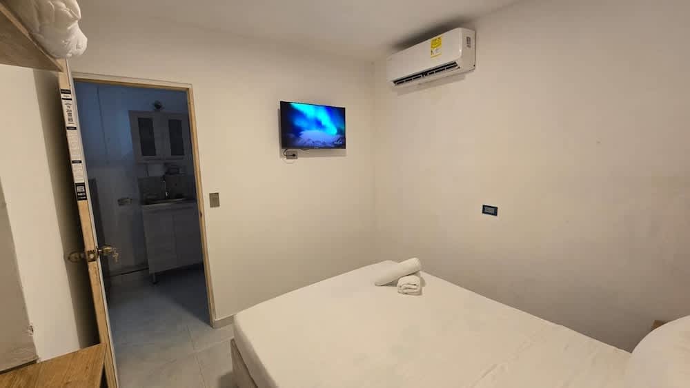 Apartamento MR1-3G cerca del mar con aire acondicionado y wifi frente al lago