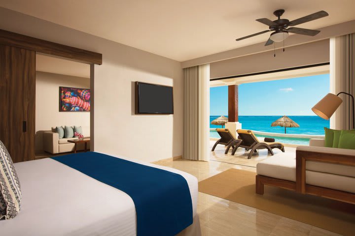 Img - Master suite king frente al mar swim up - Preferred Club