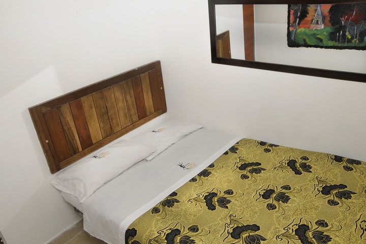 Habitación con cama doble