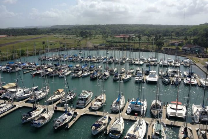 Large boats can be kept in the marina at the Shelter Bay hotel in Colon