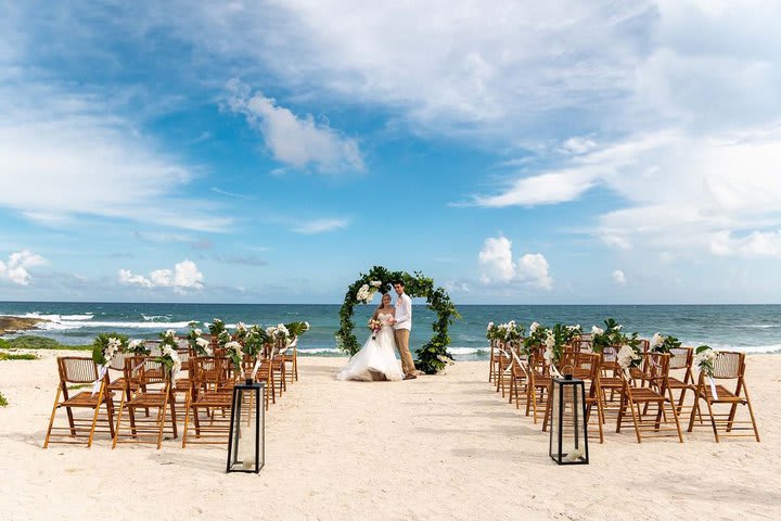 Wedding service on the beach