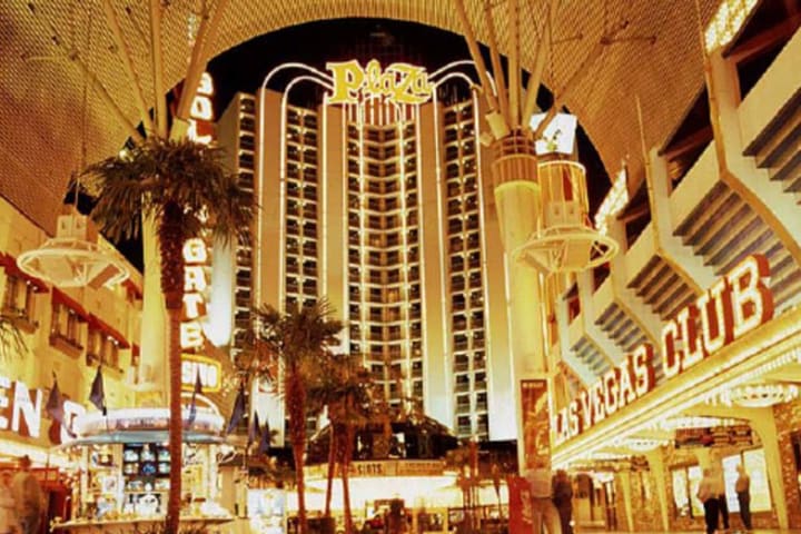 Plaza Hotel cerca del área comercial de Fremont Street