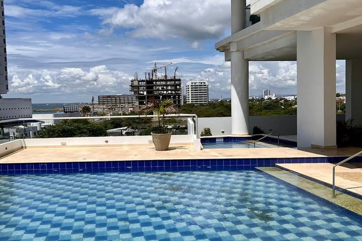 Hay tres piscina en el edificio