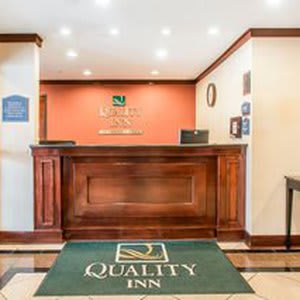 Quality Inn Hoffman Estates - Schaumburg