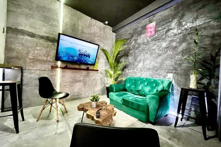 Zyan Rooms