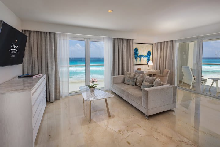 Img - Royale Governor Suite Partial Ocean View