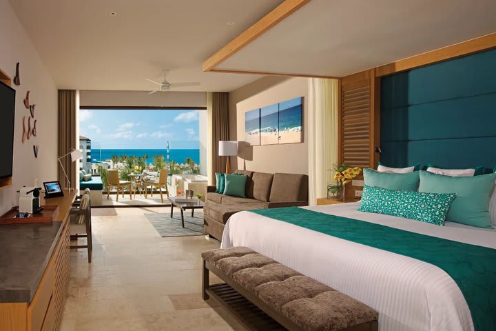 Img - Junior suite king vista parcial al mar