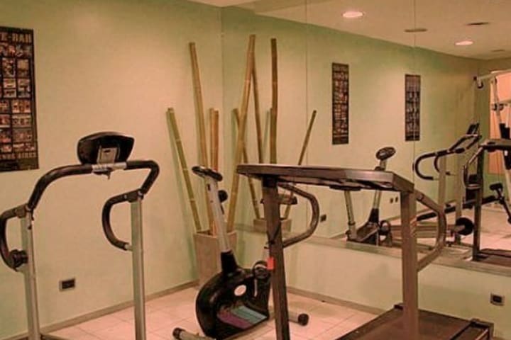 Bauen Suite Hotel cuenta con gimnasio