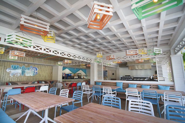 Restaurant in the water park