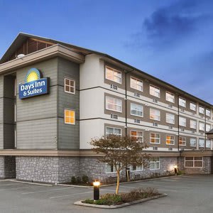 Days Inn & Suites by Wyndham Langley