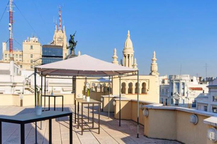 El hotel TRYP Madrid Cibeles dispone de una terraza