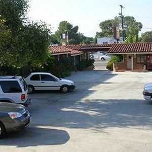 El Patio Inn