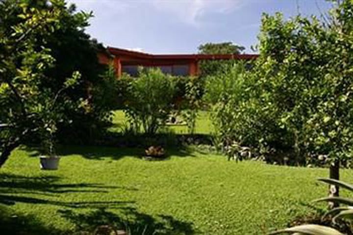 Posada El Quijote Country Inn cuenta con amplios jardines