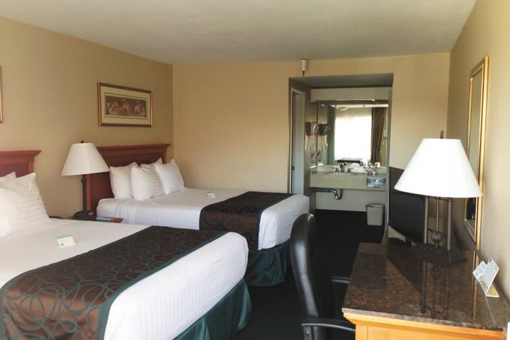 Algunas habitaciones del Best Western Pasadena Royale son libres de humo