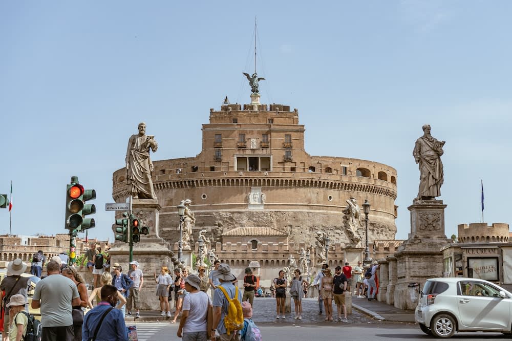 Castel Sant Angelo Luxury Rooms & Tour