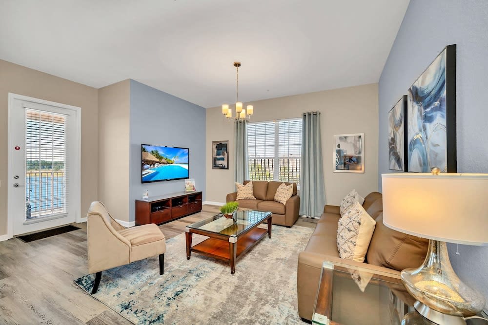 Lakeview Condo, Directly Next To Pool! Near WDW