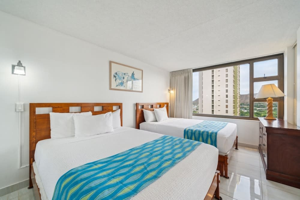 Gorgeous High Rise Waikiki Condo with Ocean and Diamond Head Views by Koko Resort Vacation Rentals