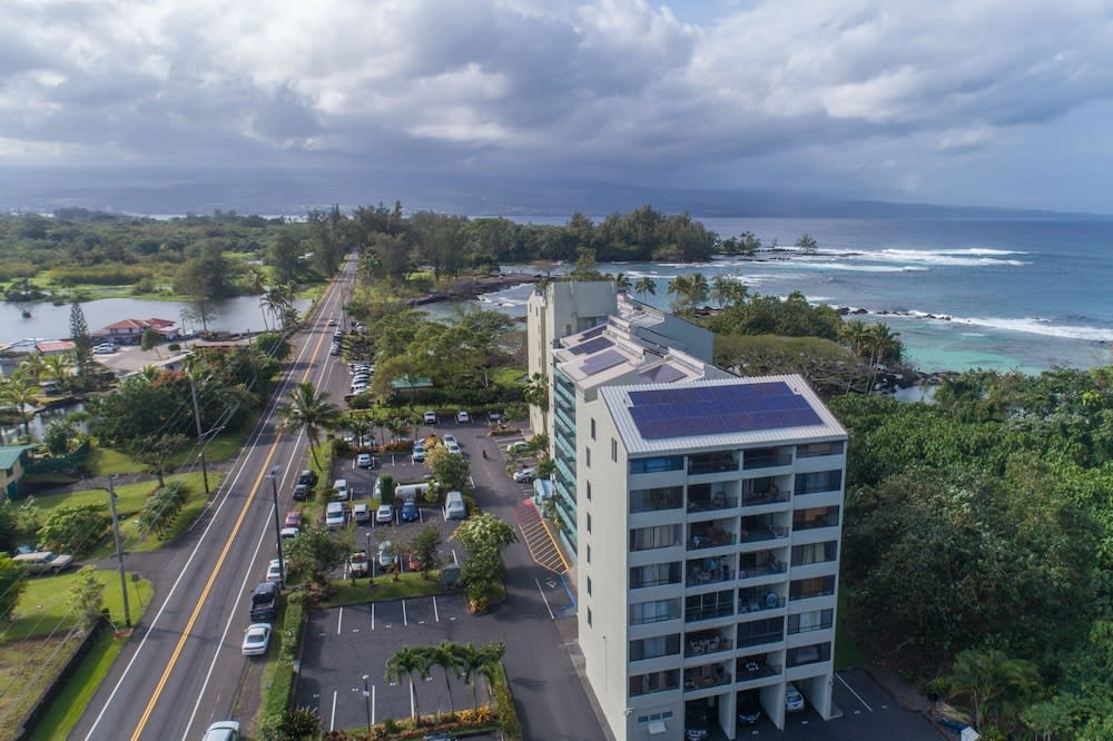 Mauna Loa Shores #405 1 Bedroom Condo by RedAwning