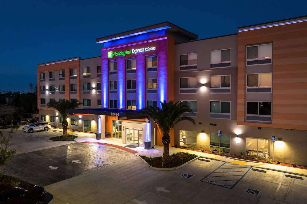 Holiday Inn Express & Suites Hawaiian Gardens, an IHG Hotel