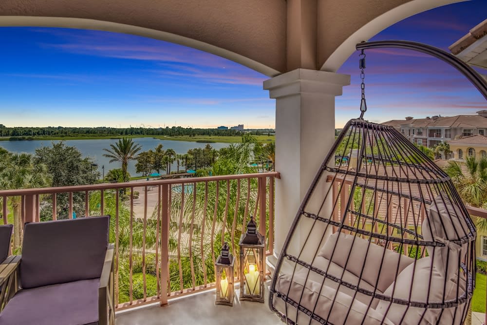 Condo w/ Prime View of Lake, Pool & Fireworks!