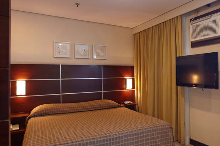 Guest room at the Transamerica Executive Chacara Santo Antonio