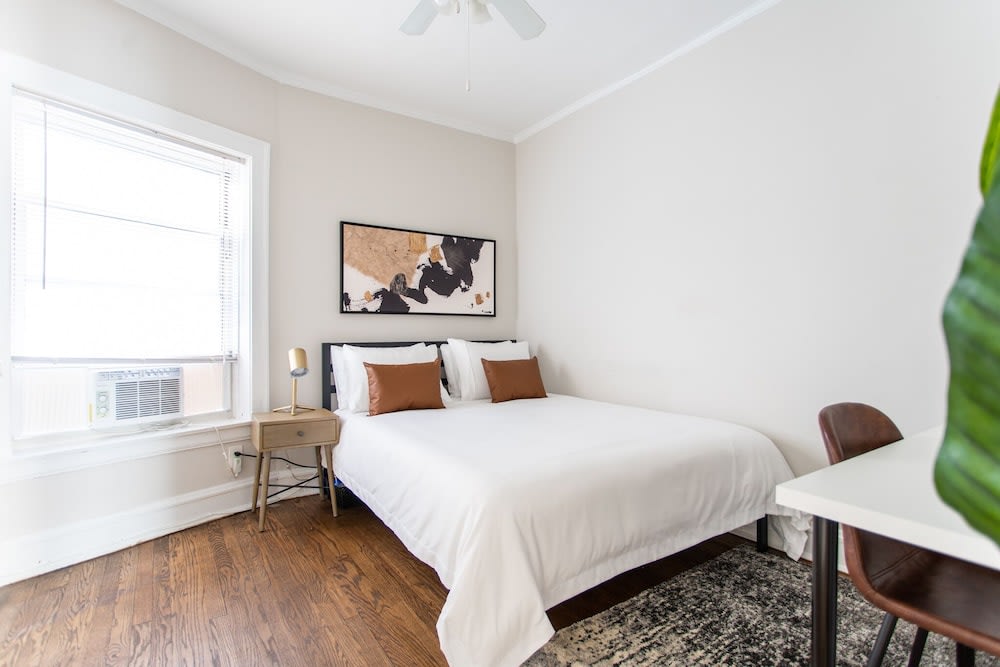 Aesthetic Vibrant 2BR Apt Lincoln Square