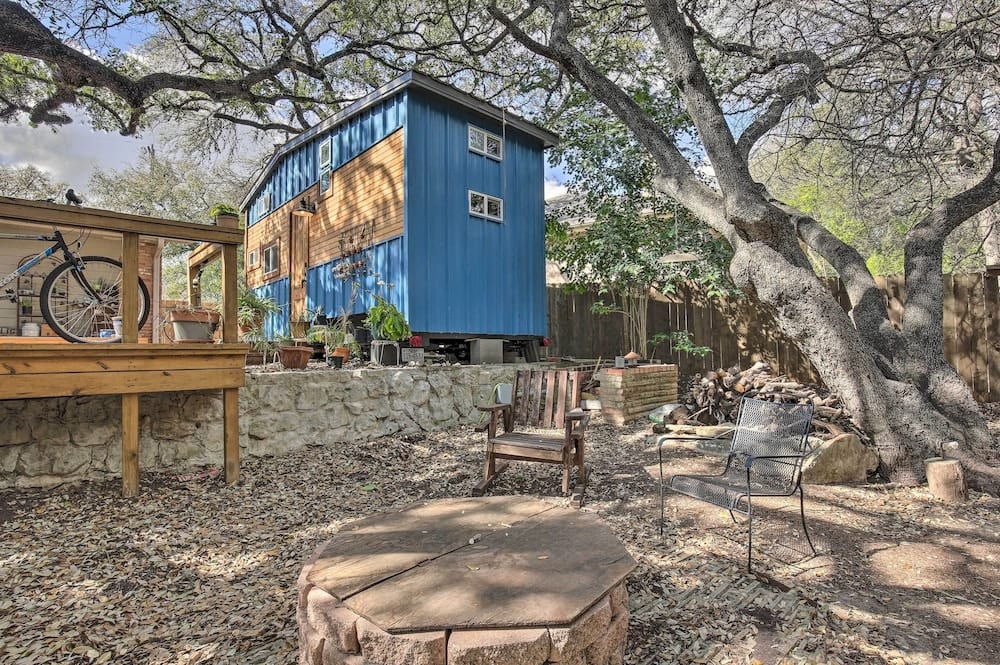 Unique Stay: 'tiny Everest' San Antonio Home!