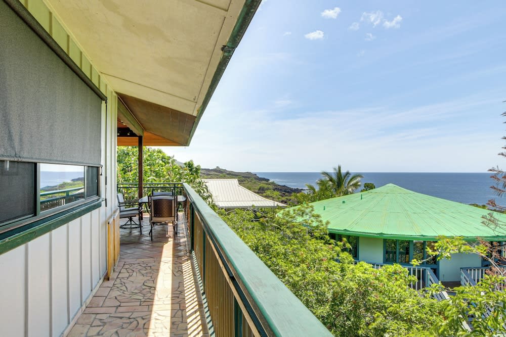 Ocean-view Bungalow: 2 Blocks to Pebbles Beach!