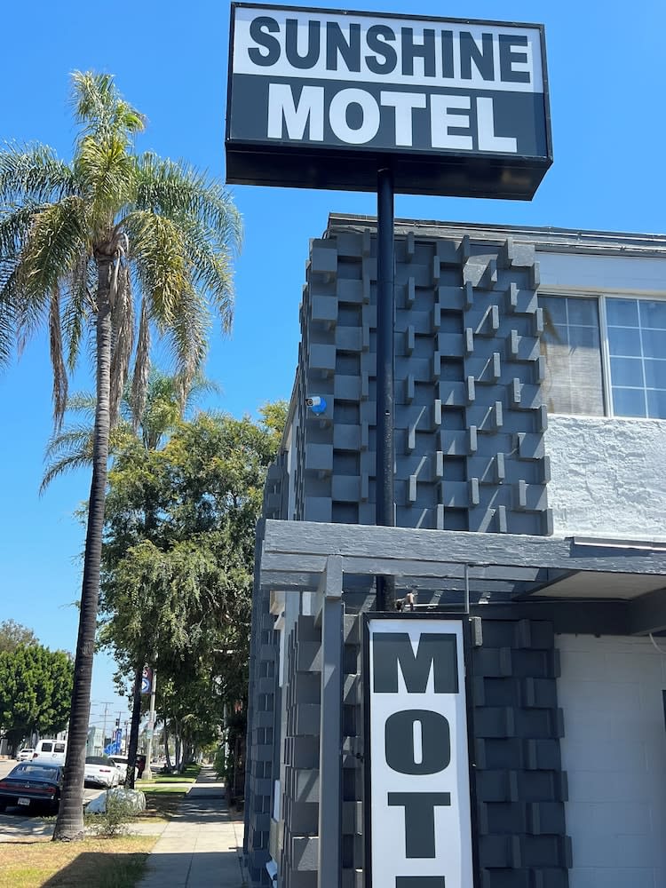 Sunshine Motel