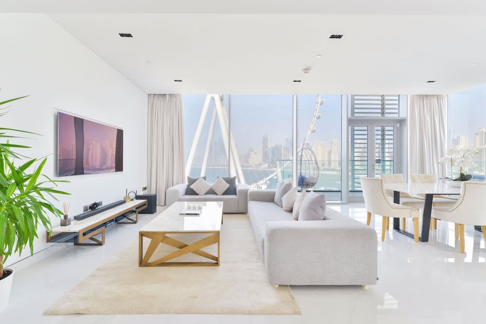 Spectacular 3BR plus 1 - DUBAI EYE view