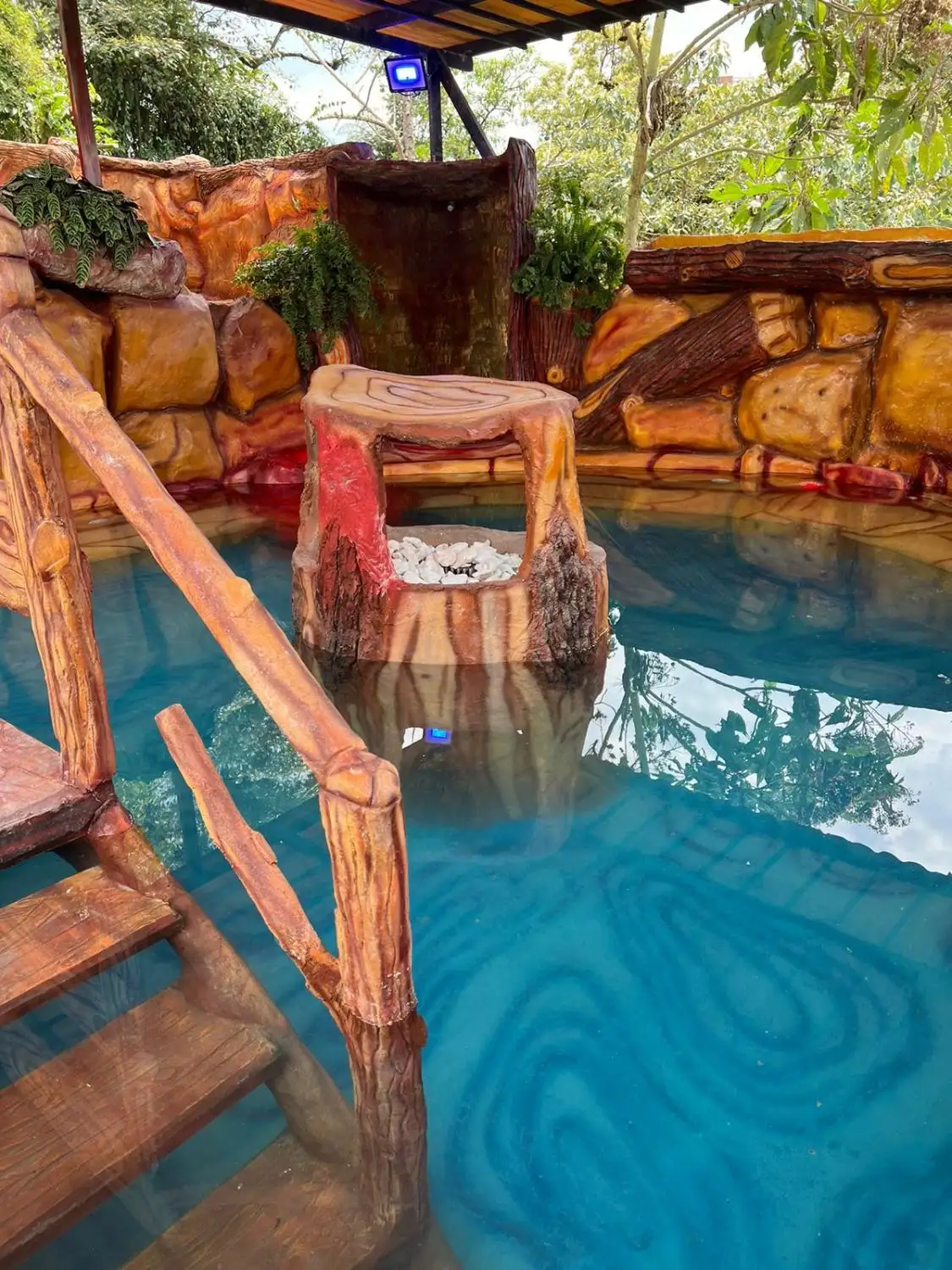 La alberca dentro o cerca de Hotel Golden Hills Manizales