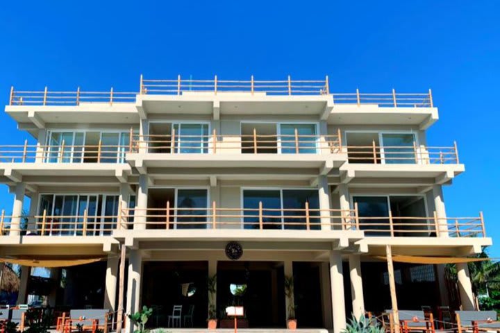 Noah Beach Hotel & Suites