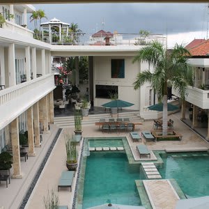 Bali Court Hotel and Apartments