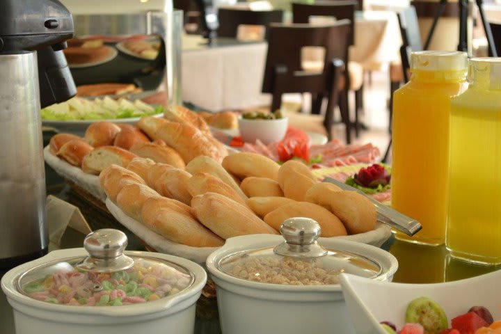 El restaurante abre para desayunos