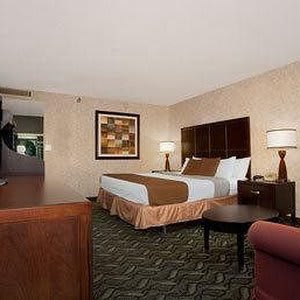 Ramada by Wyndham Burbank Airport