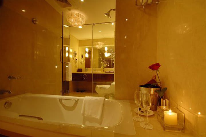 Guest bathroom in a suite at the Howard Johnson Zhangjiang hotel in Shanghai