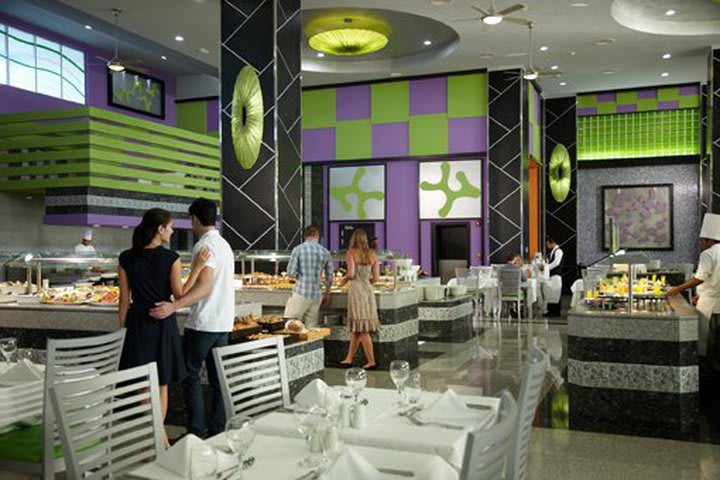 Las Olas restaurant