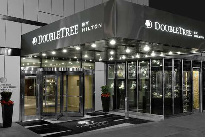 Entrada de The Doubletree Metropolitan Hotel