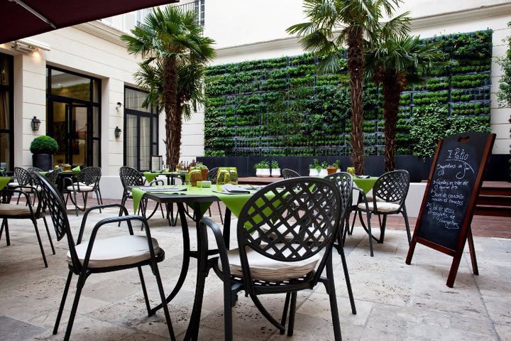 Terraza del Hôtel Lotti en el centro de París