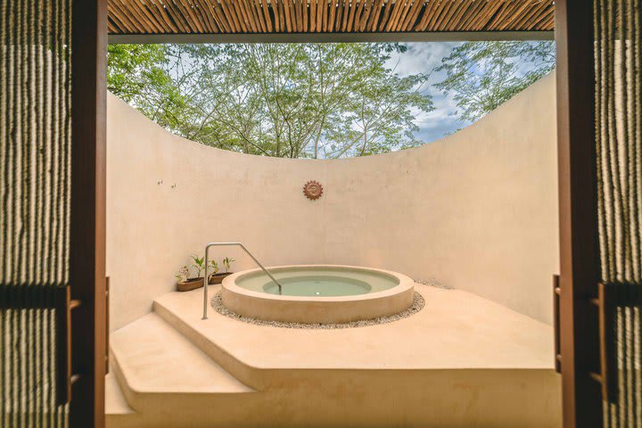 Plunge pool in a Plunge suite