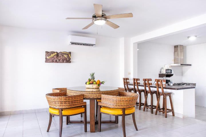 Cocina y comedor de una villa