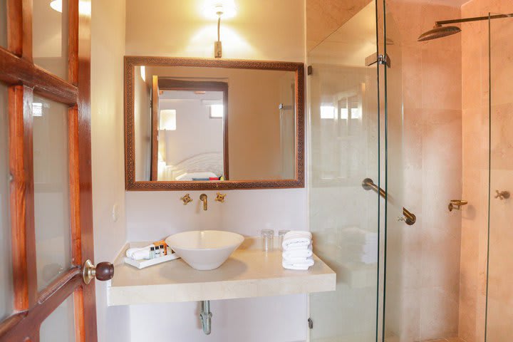 Private bathroom in a studio