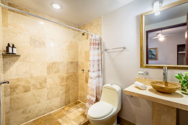 Baño en una master suite