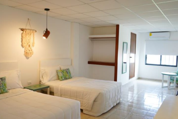 Img - Standard Room, 2 Queen Beds
