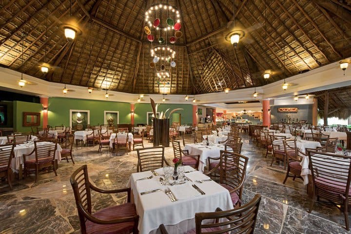 Cozumel buffet-style restaurant