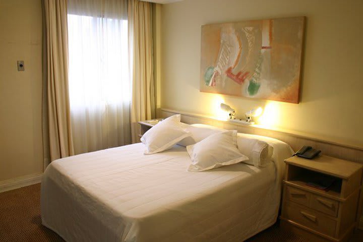 Deluxe guest room at the Century Paulista Flat hotel