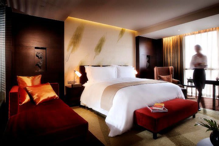 InterContinental Beijing Beichen offers guest rooms overlooking the city