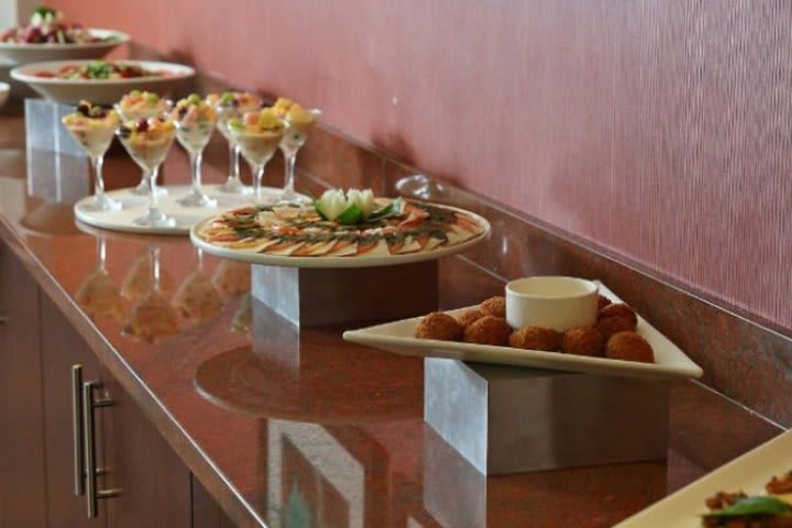 Breakfast bar in the Gallery Kitchen